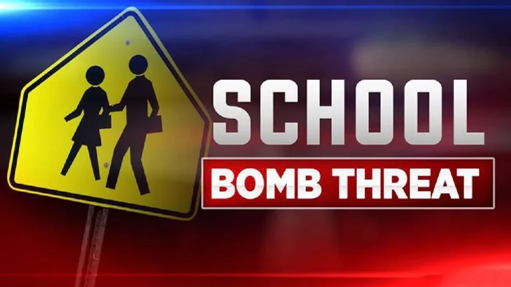 Bomb Threat: ಬೆಂಗಳೂರಿನ ಯಾವೆಲ್ಲಾ ಶಾಲೆಗಳಿಗೆ ಬಾಂಬ್ ಬೆದರಿಕೆ..? ಇಲ್ಲಿದೆ ಡಿಟೈಲ್ಸ್